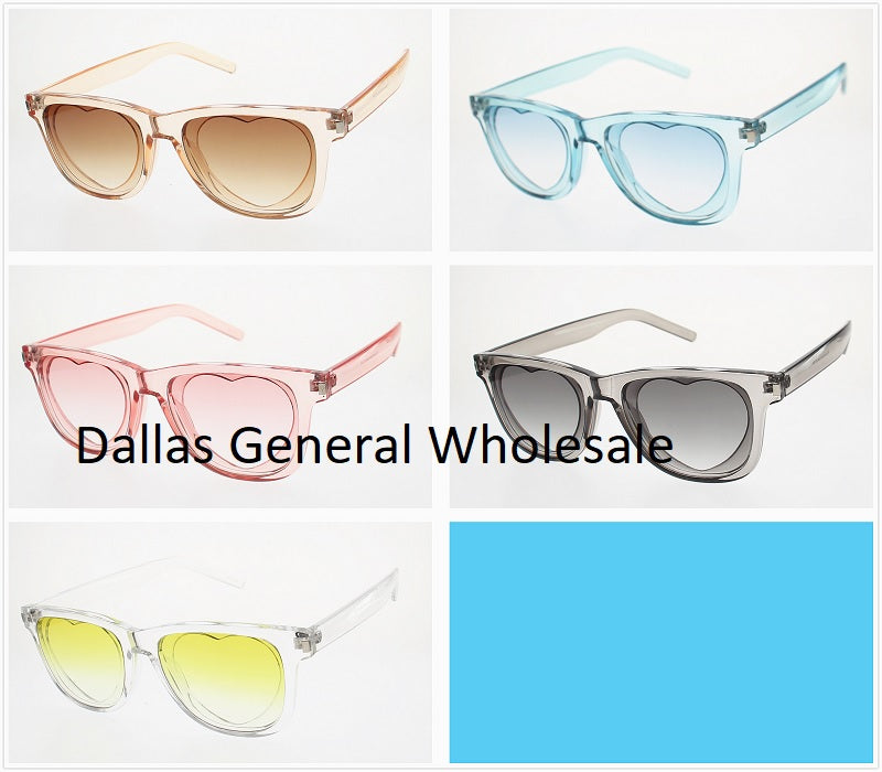 Fashion Plastic Frame Sunglasses Wholesale